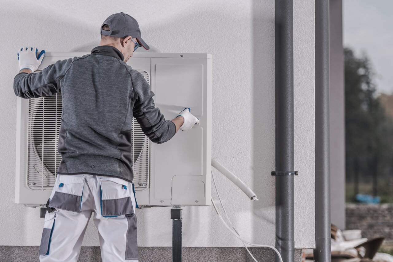 Blog 1 Heat Pump Repair: Common Issues And When To Call A Professional | Weather Cool Inc.